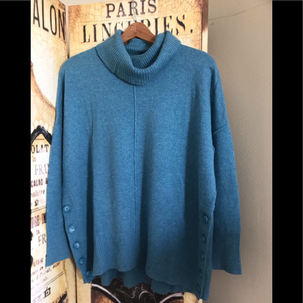 Gorgeous swingy sweater - cerulean blue😍😍